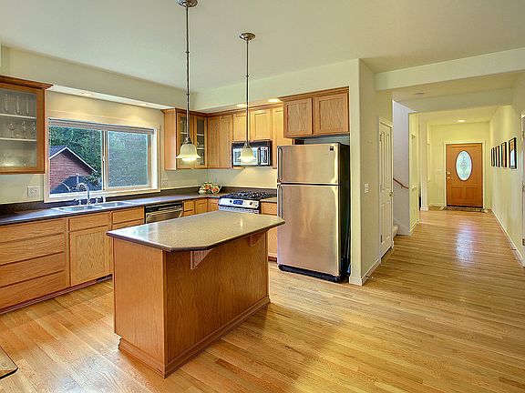 3rd image of 7969 NE Walden Ln