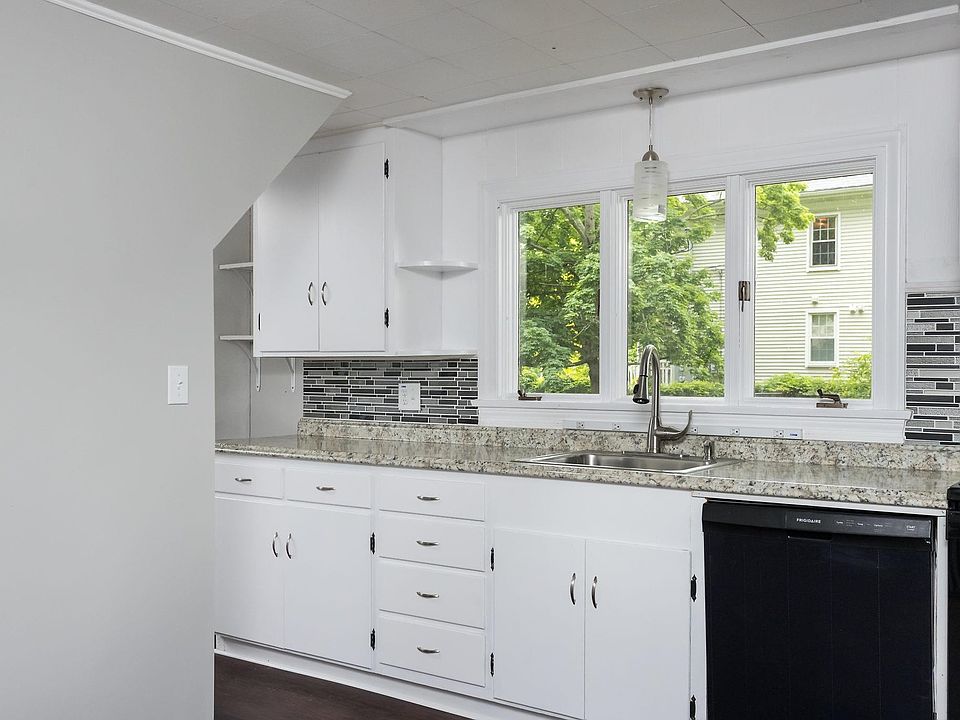 1st image of 137 locust Street