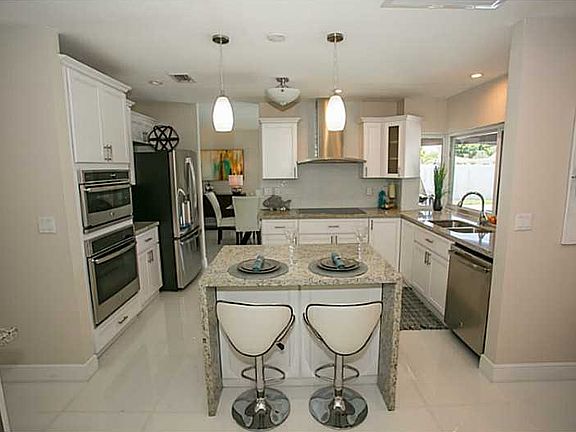 4th image of 3581 NE 31st Ave