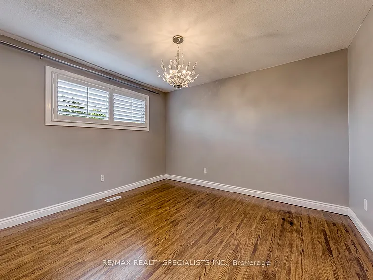 5 Country Club Dr — Photo 26