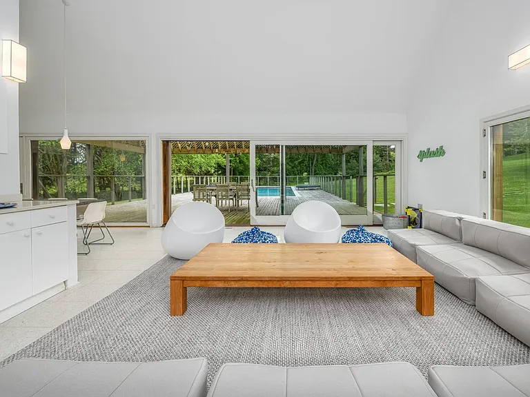 284 Edge Of Woods Rd — Photo 30