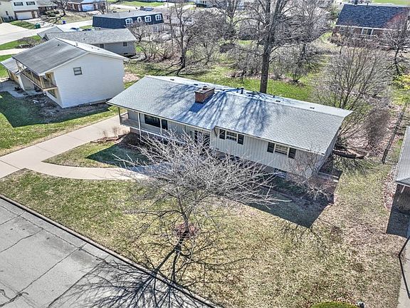 3rd image of 681 W Karen Ct