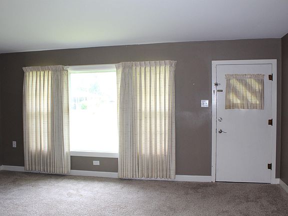2nd image of 1427 Woodland St