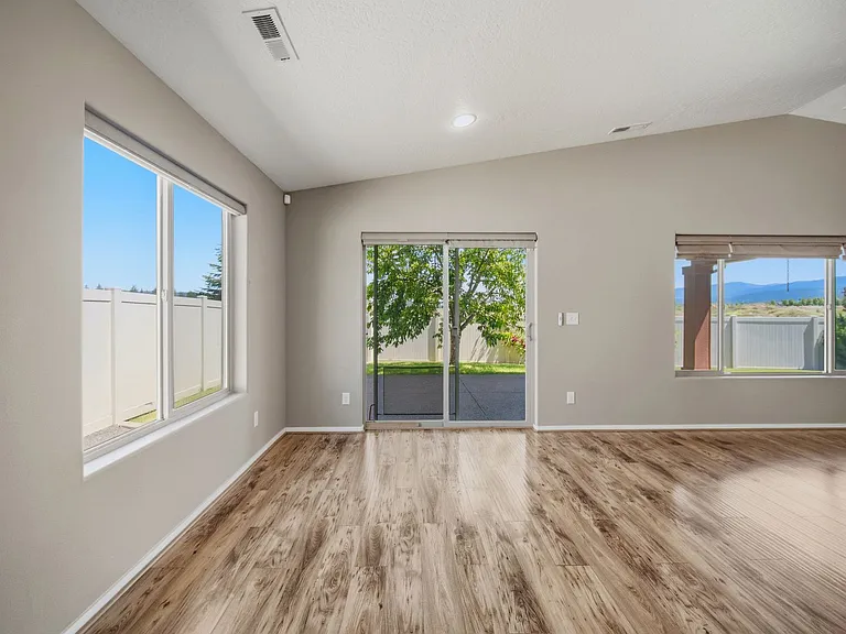 20119 E Glenbrook Ave — Photo 4