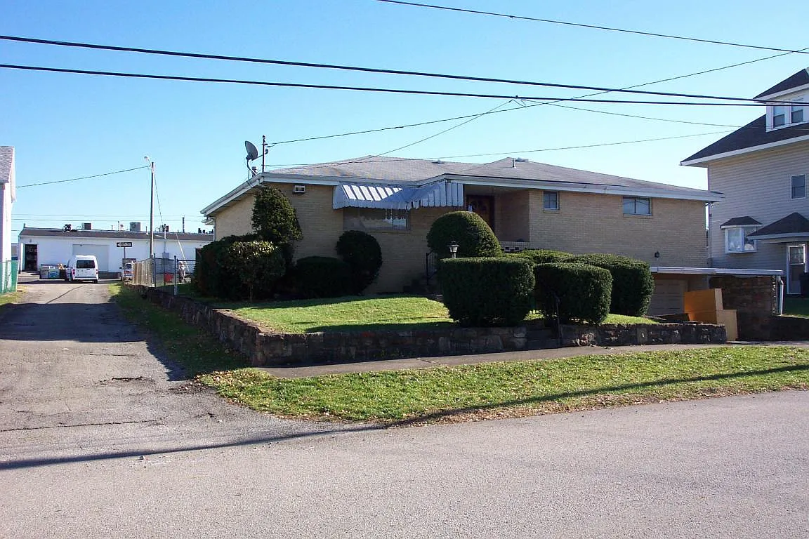 323 Braddock Ave photo 1