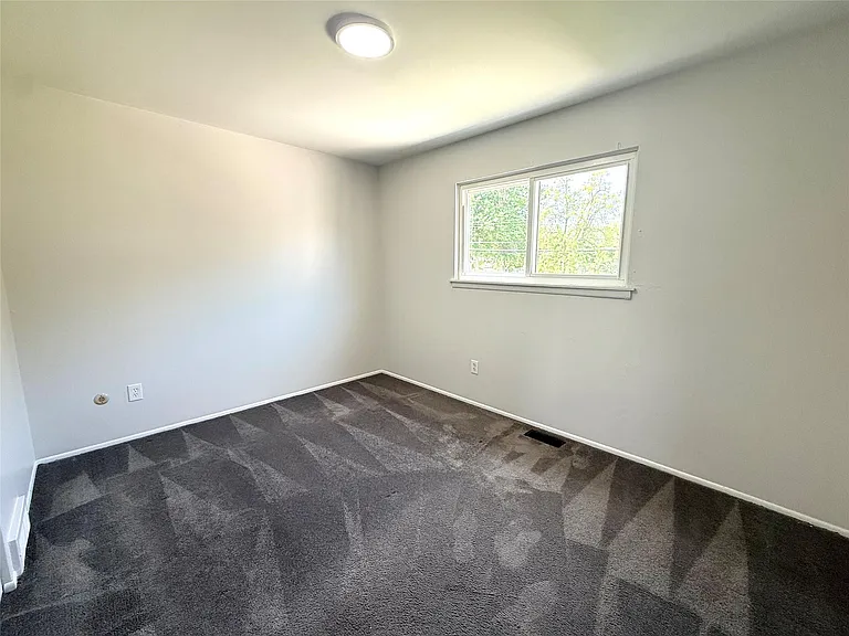 28476 Marquette St — Photo 7