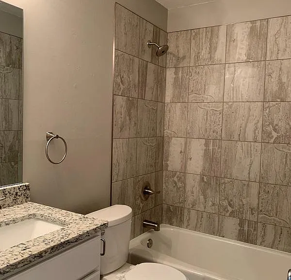 409 E Emory St — Photo 14