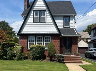 1A Hudson Rd, Floral Park, NY 11001