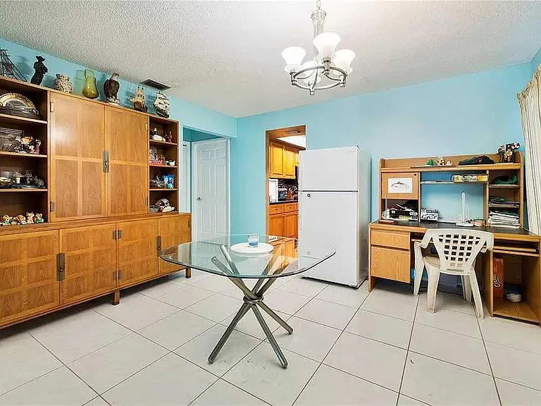 1346 Waterside St — Photo 4