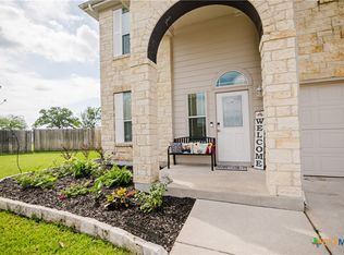201 Boulder Ridge Dr, Cuero, TX 77954
