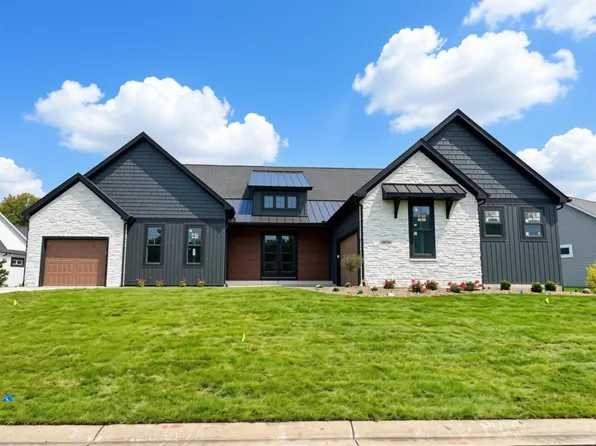 18576 Fontana Dr, South Bend, IN 46637