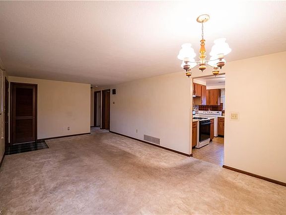 4th image of 813 Marion St