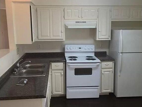 2nd image of 8201 Riverstone Dr