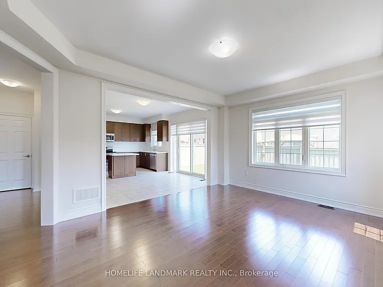 1533 Devine Point — Photo 8