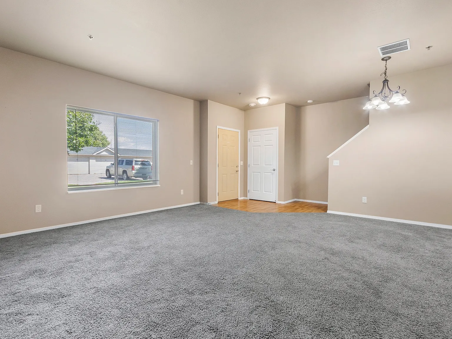 Prairiewood Apartments and Townhomes — Photo 2