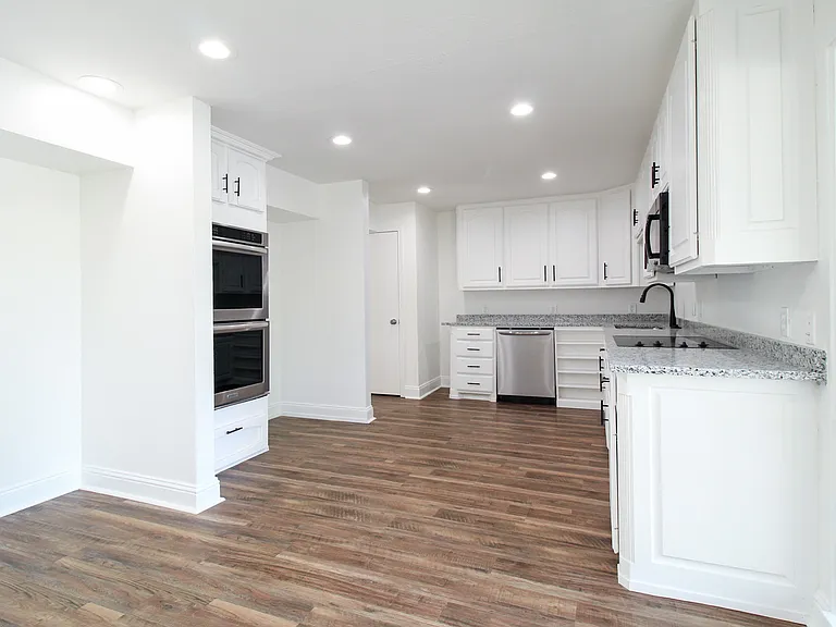 Open Dining & Kitchen Area. Lot's of Natural Light!