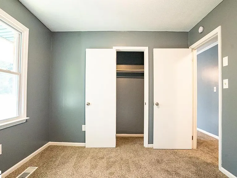 215 Orchard Cir — Photo 6