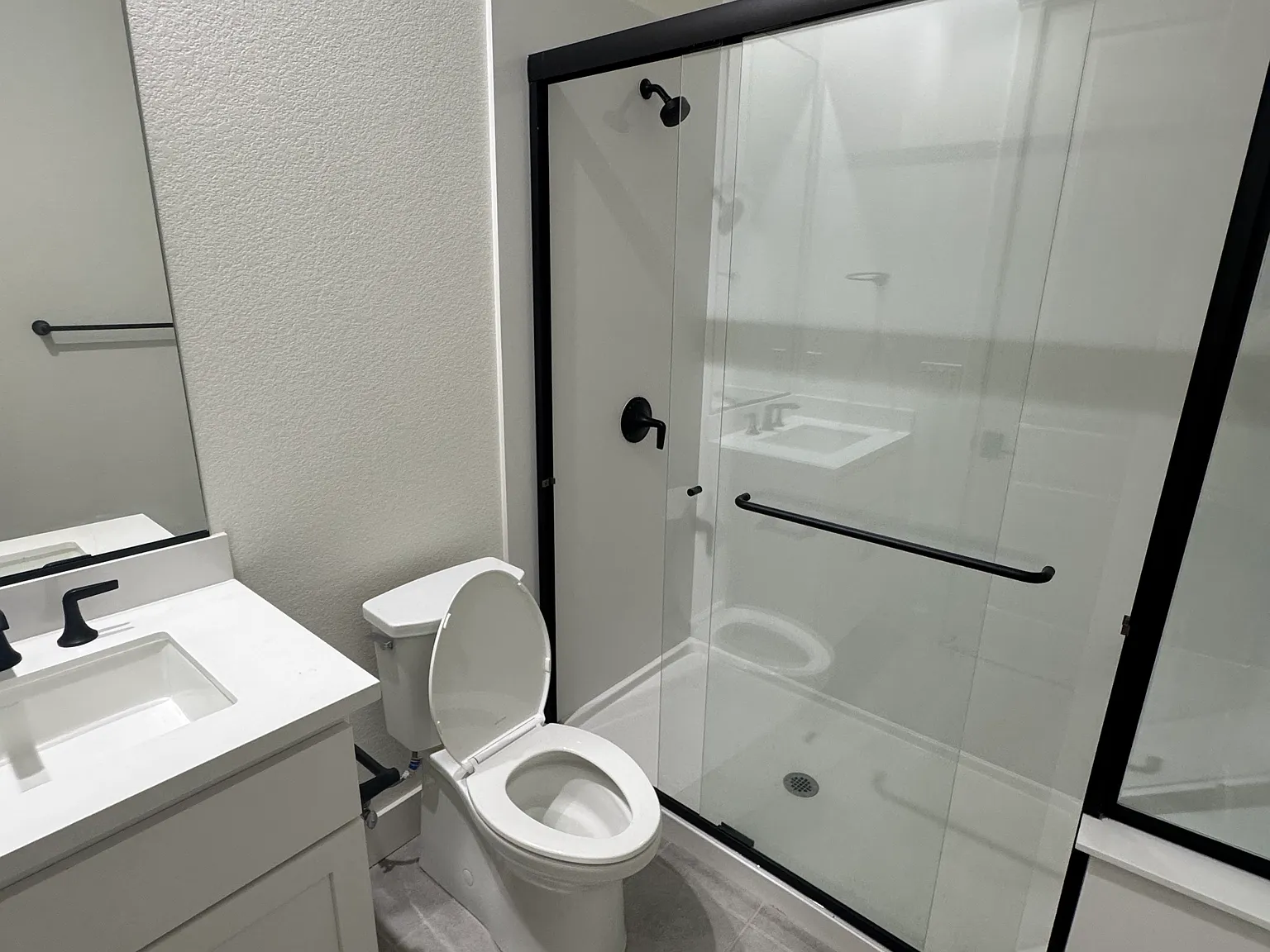 1 bed, 600 sqft, $1,600 — Photo 3