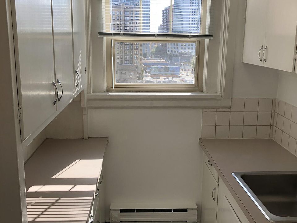 2nd image of 1633 Melrose Ave APT 302