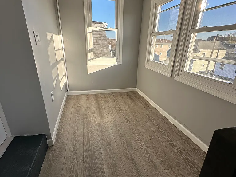 124 S Park St #3 — Photo 5