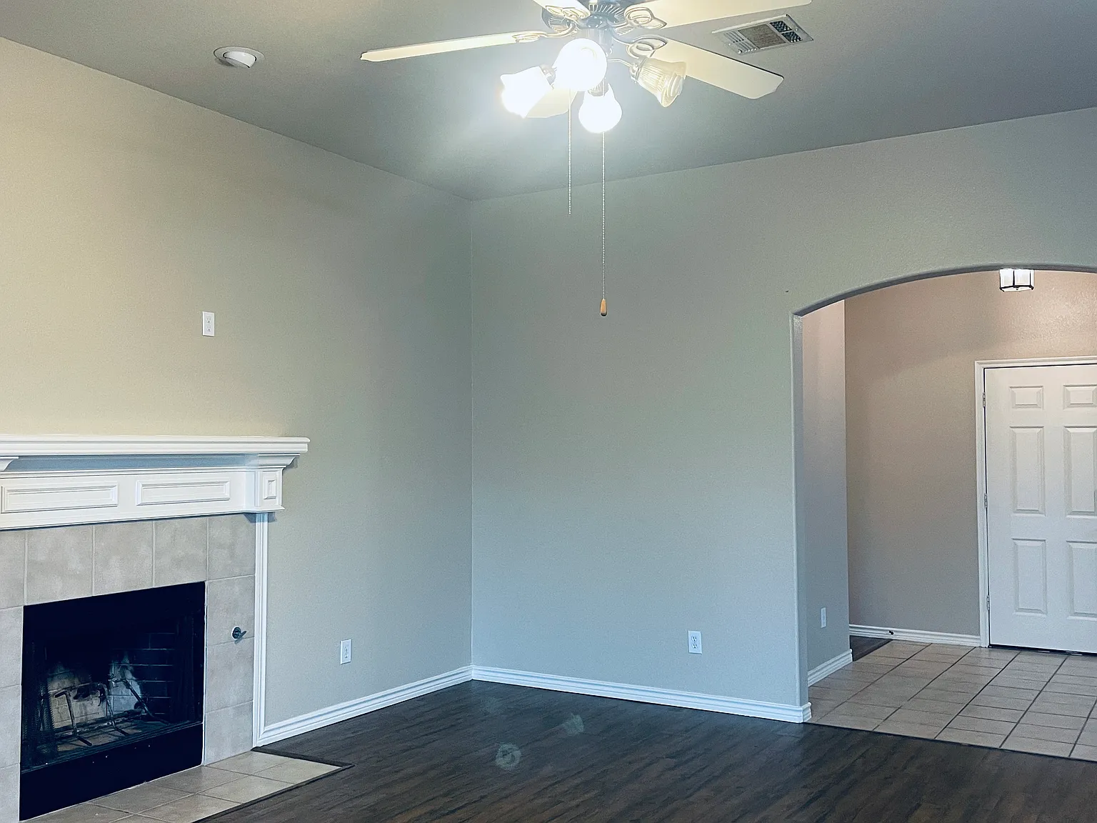 3 bed, 1857 sqft, $2,495 — Photo 4