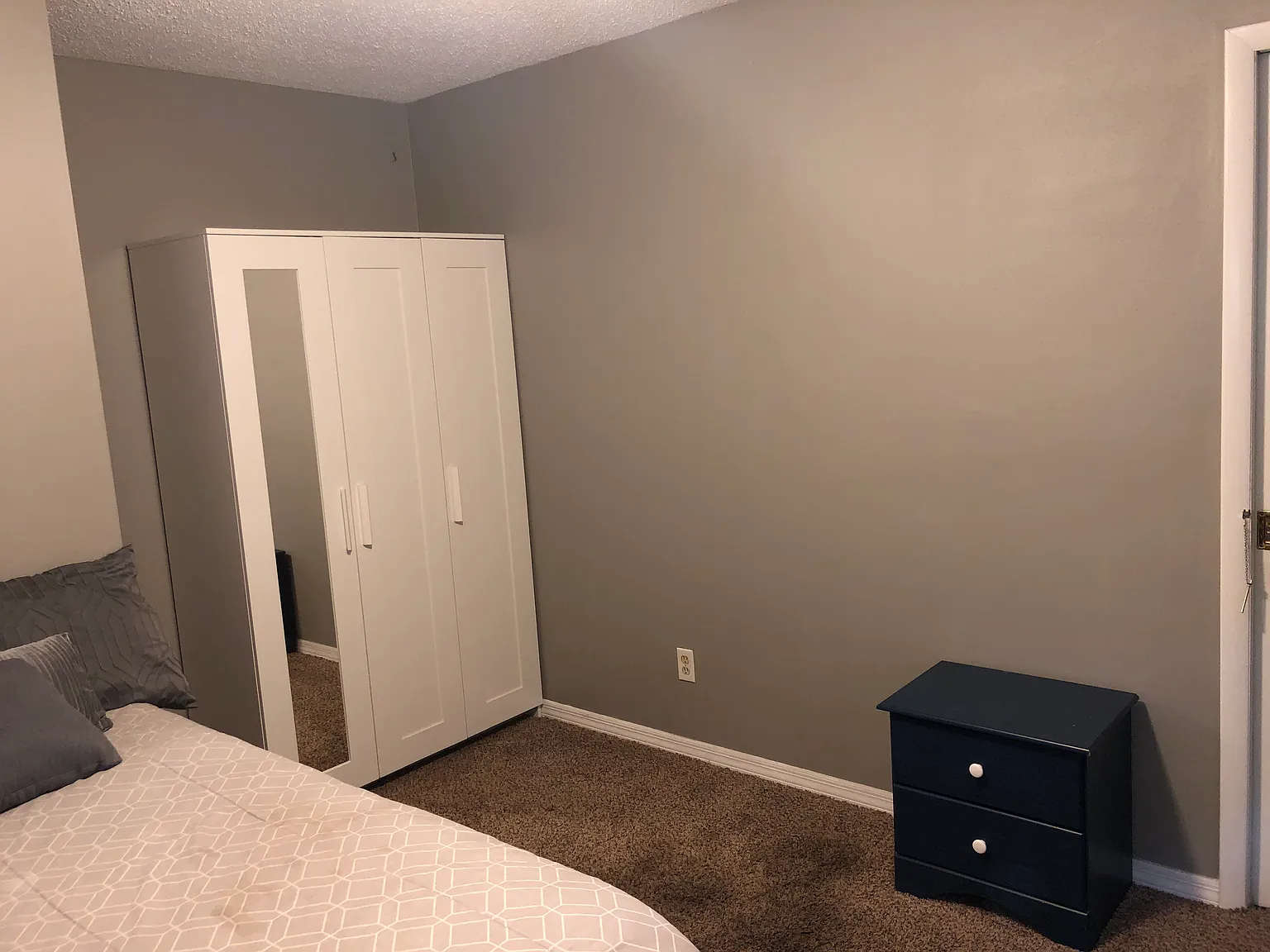 1 bed, 2700 sqft, $850 — Photo 4