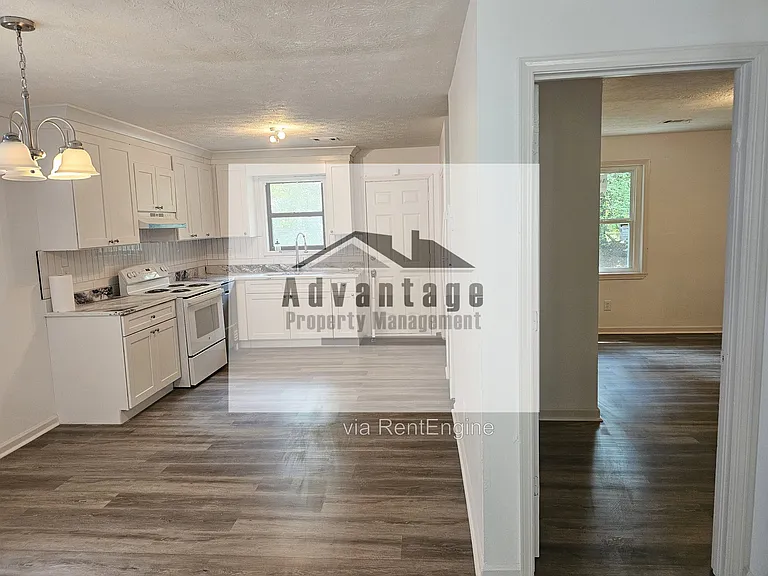 1521 Pine Cone Ln NW — Photo 2