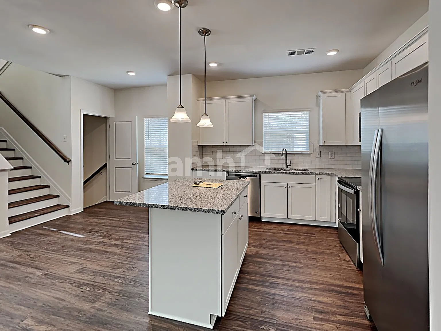 5 bed, 3.5 bath, 2614 sqft, $2,640 — Photo 3