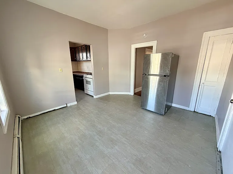 11 Hanover St #2 — Photo 10