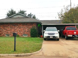 708 SW 27th St, Moore, OK 73160