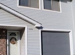 3230 Hill Ridge Dr, Eagan, MN 55121