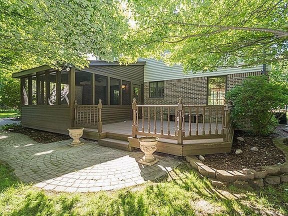 4th image of 772 Foxboro Ct