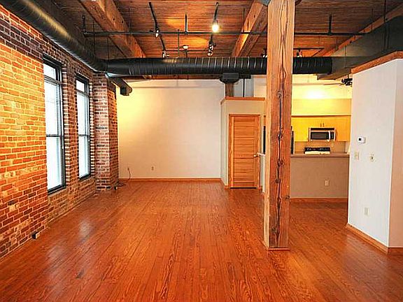 3rd image of 230 W Tazewell St #G3