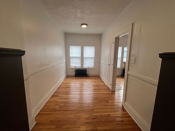 3rd image of 2684 Mayfield Rd #205