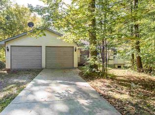 646 N Shady Ln, Midland, MI 48640