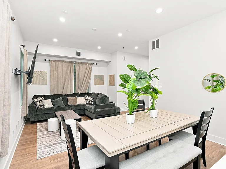 835 Dorchester St #D — Photo 3