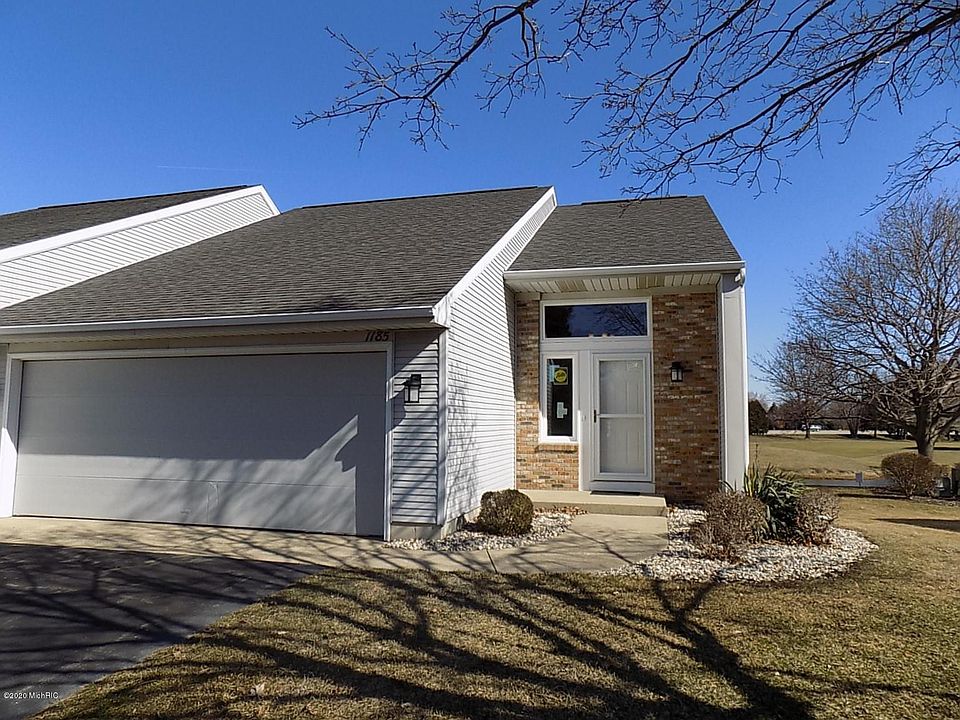 1st image of 1185 Fairfield Dr #4