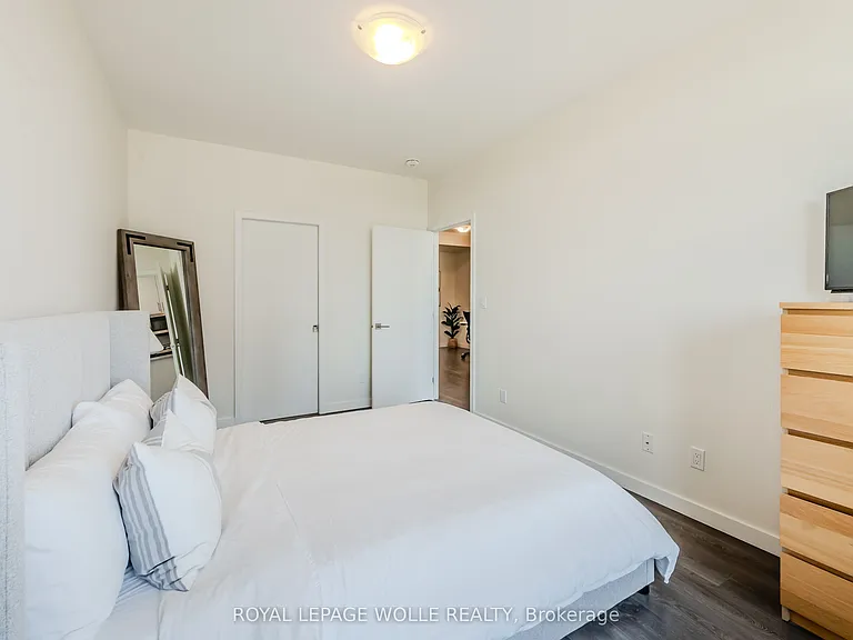 690 King St W #610 — Photo 17