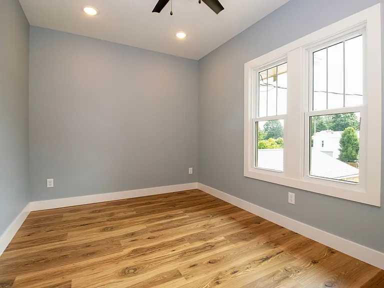 105 E Paradise St — Photo 22