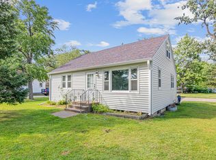 6598 Oak St, North Branch, MN 55056