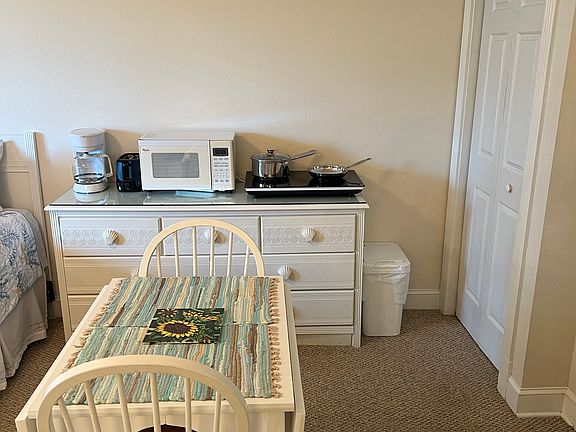 4th image of 330 S Middleton Dr NW #403-L