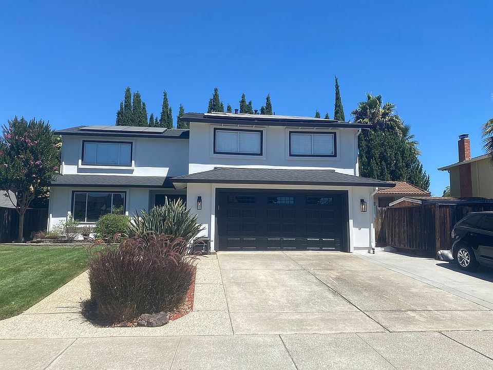 1st image of 875 Greenwich Dr