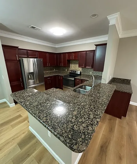 8508 Heywood Cir — Photo 10