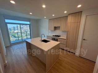 1626 Water St #1801, Kelowna, BC V1Y 0N7