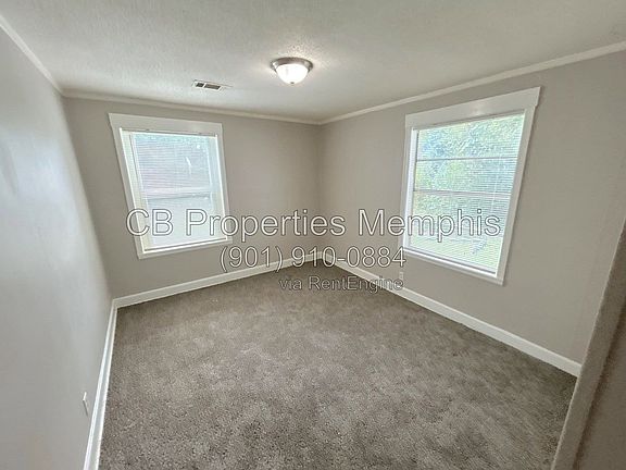 3rd image of 1018 McEvers Cir