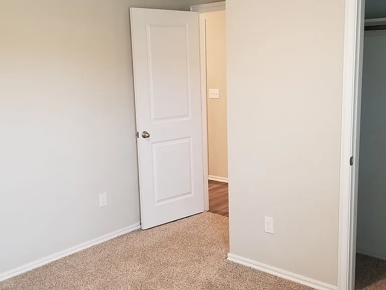 3102 Debbie Ln — Photo 31