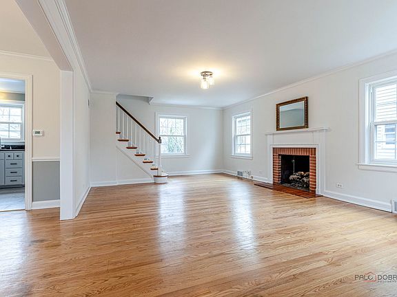 5th image of 305 S George St