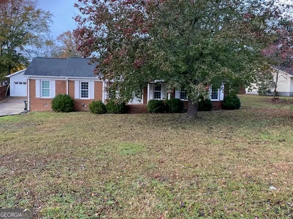 813 Sherwood Dr, Elberton, GA 30635