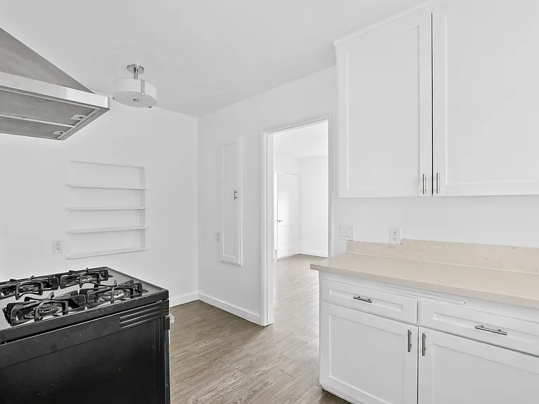 2285 Earl Ave #7 — Photo 7