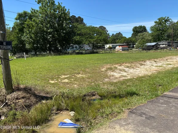 105 Redbird Ln, Richland, MS 39218